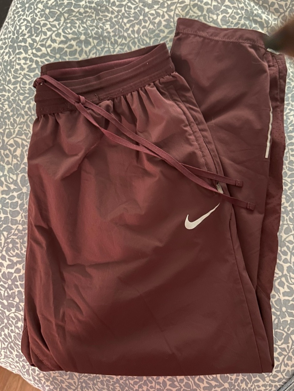 Maroon Nike joggers